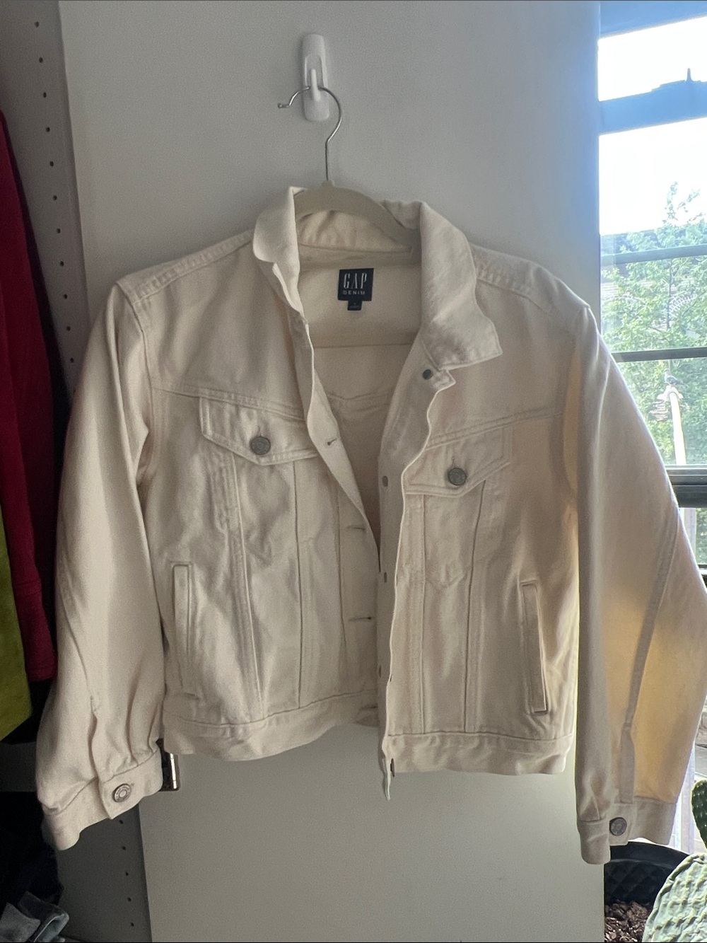 GAP Off-White Denim Jacket - Classic Trucker